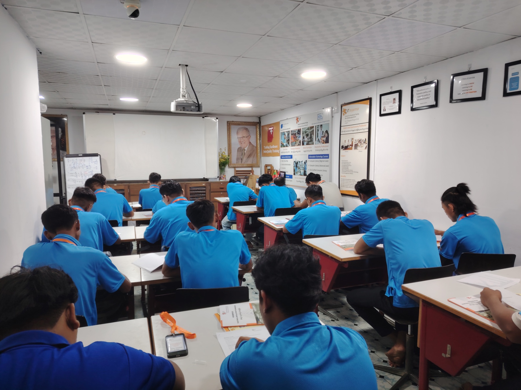 Electrical and Solar Installation Course သင်တန်း ဖွင့်လှစ်ခြင်း