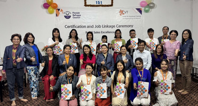 Retail Sales သင်တန်းဆင်းလက်မှတ်ချီးမြှင့်ပွဲနှင့် အလုပ်အကိုင်ချိတ်ဆက်ပွဲ ကျင်းပပြုလုပ်ခြင်း